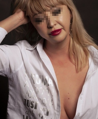 Опытная индивидуалка с креативным подходом к удовлетворению мужского вкуса. У меня есть свои уютные апартаменты в Москве, где ты сможешь полностью расслабиться и насладиться моими услугами. Фотографии настоящие, без ретуши, чтобы ты знал, какая я на самом деле. Открыта для экспериментов и новых впечатлений. Мои возможности бесконечны, я готова погрузиться с тобой в мир наслаждения и страсти. Мои отзывы только положительные, ведь я знаю, как доставить настоящее удовольствие. Жду тебя в Москве, чтобы сделать наше свидание незабываемым! 💋 1793, 42 года