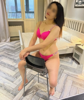 Я буду твоей идеальной компаньонкой на любой встрече или досуге. У меня есть множество услуг, которые я могу предложить тебе, чтобы ты чувствовал себя действительно наслаждаемым. 💋 Мои нежные прикосновения и умение угодить мужчине оставляют только положительные отзывы. Фото, которые ты видишь на этом сайте, полностью соответствуют моей внешности, без ретуши и обмана. Я живу в Москве и доступна для тебя в любое время. Не теряй время и давай встретимся прямо сейчас для незабываемого опыта. 💫 2141, 29 лет