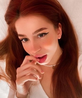 Энергичная рыжеволосая красотка приглашает в гости мужчину. Я окуну тебя в мир страсти и наслаждения, отдамся тебе полностью. Звони, и мы создадим атмосферу незабываемого праздника! 2262, 20 лет