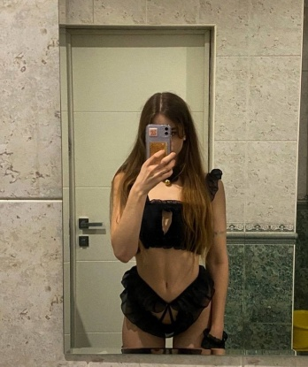 Энергичная рыжеволосая красотка приглашает в гости мужчину. Я окуну тебя в мир страсти и наслаждения, отдамся тебе полностью. Звони, и мы создадим атмосферу незабываемого праздника! 2262, 20 лет