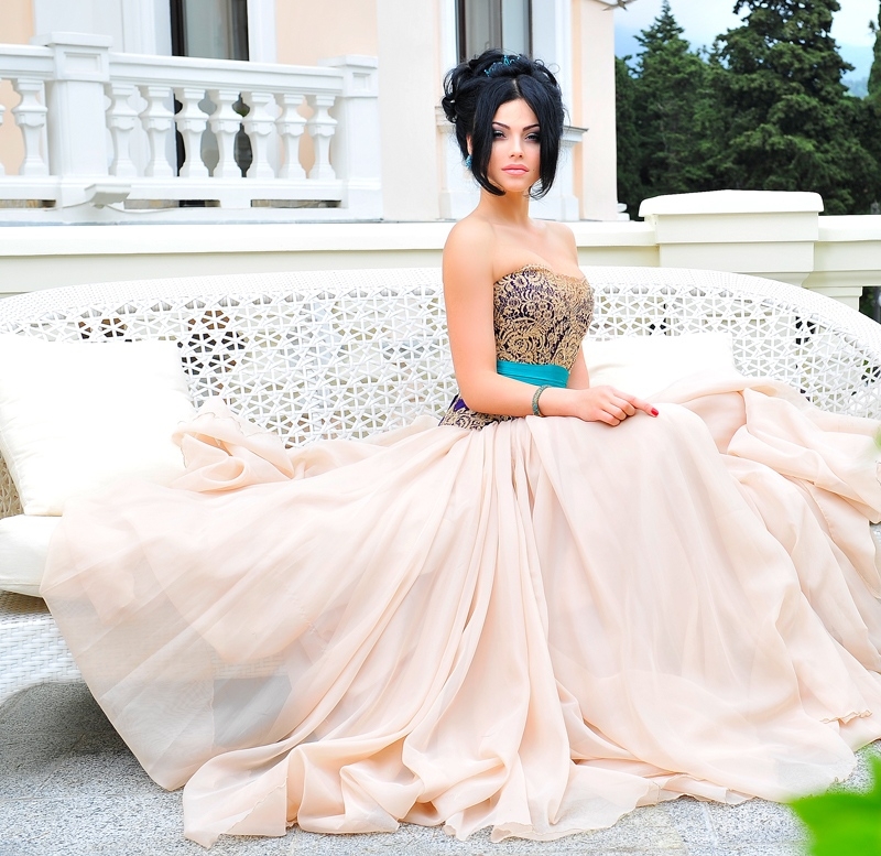 Хочешь окунуться в мир наслаждений и страсти? Я твой выбор! У меня богатый опыт и я готова предложить тебе незабываемые моменты удовольствия. Мои услуги изысканные и разнообразные, чтобы удовлетворить все твои сокровенные желания. Необыкновенные фото и отзывы от моих довольных клиентов доступны для ознакомления. Живу в Москве и буду рада встретиться с тобой в моей уютной квартире или приехать к тебе. Приготовься к незабываемому опыту, который ты не сможешь забыть! 💋💫 21794, 20 лет