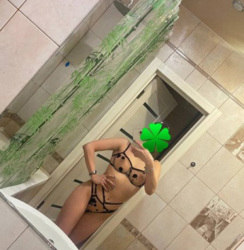 Живу в Москве, в этих стенах способна показать тебе настоящую страсть. Мои услуги необычайно разнообразны – я могу удовлетворить любые твои фантазии и желания. 😍 Время проведенное со мной, запомнится тебе на долго, а мои отзывы говорят сами за себя. 🌟 Ознакомься с моими фото и окунись в развратный мир, который я создам специально для тебя. 💋 Жду твоего звонка, чтобы сделать наше свидание незабываемым! 5301, 23 года